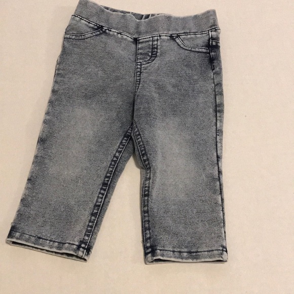 H&M Other - H&M 4-6 months white washed jeans